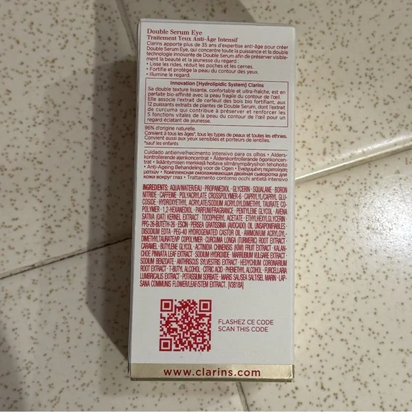 Clarins Eye Double Serum
[Hydrolipidic System]
Eye - Picture 4 of 9